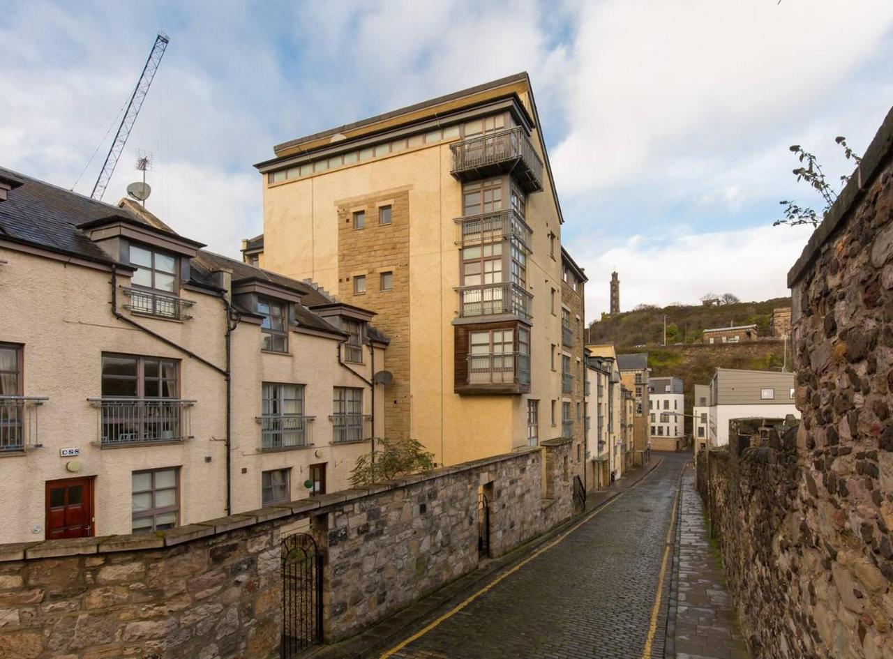 Altido Cool Space Old Town 3Bed Apt With Balcony And Parking Edinburgh Exterior photo
